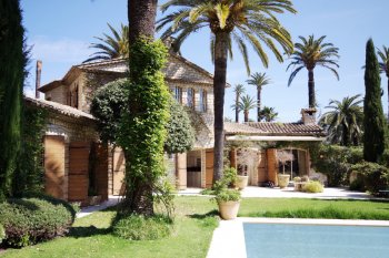 The unique country house in d's' Cap d'antib