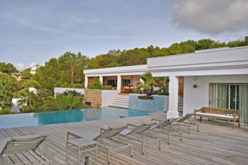 The excellent country house on Ibiza