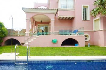 The fine country house in Puerto Banus