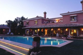 The magnificent country house on Gold Mile