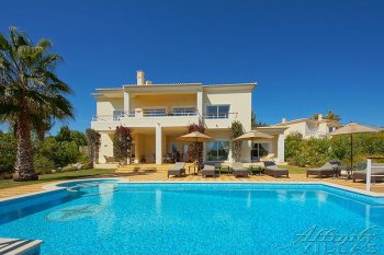 The magnificent country house in Algarva