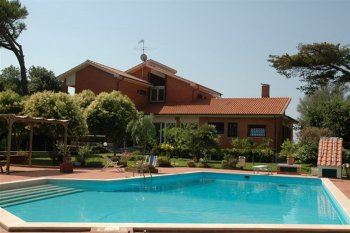 The spacious country house in Terrachin